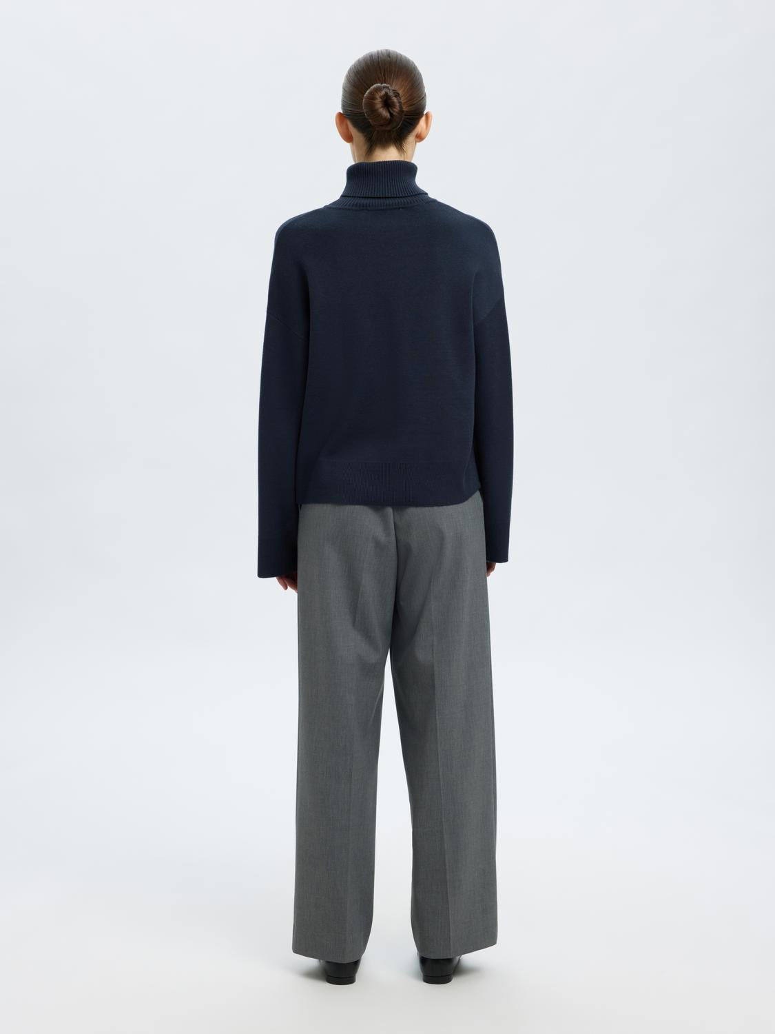 model_shot-back